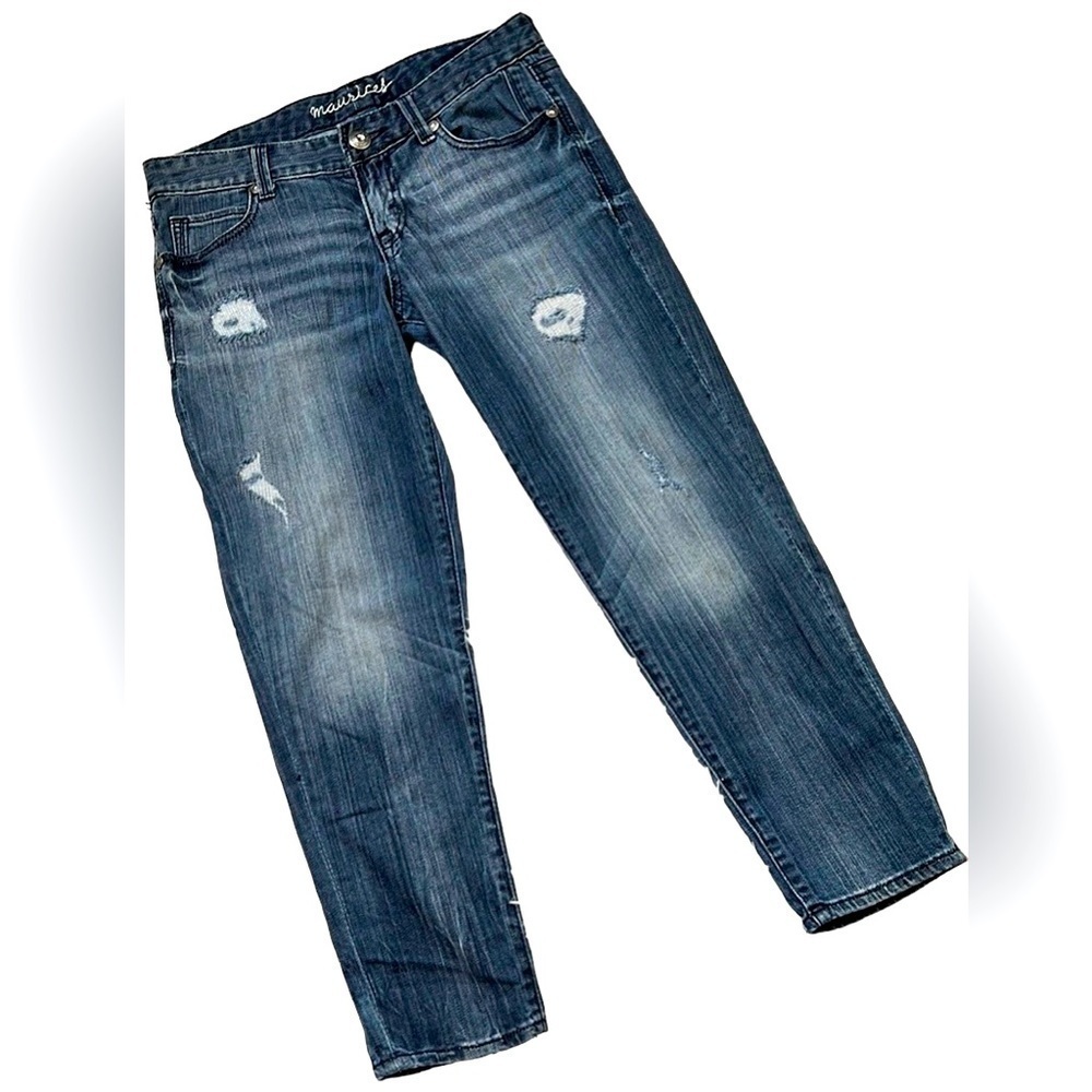 MAURICES Mid Rise Medium Wash Distressed White Label Jeans, Size 5/6 Reg, GUC.